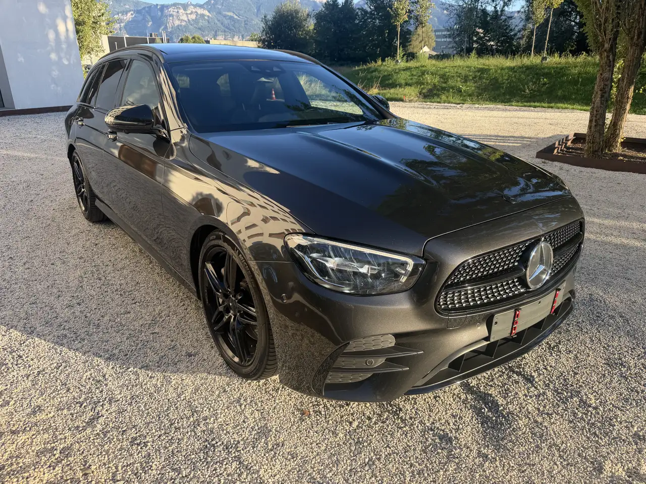 Mercedes-Benz E 300 de T 4Matic Amg Line *HUD*PANO*BURM* — photo 1 of 20