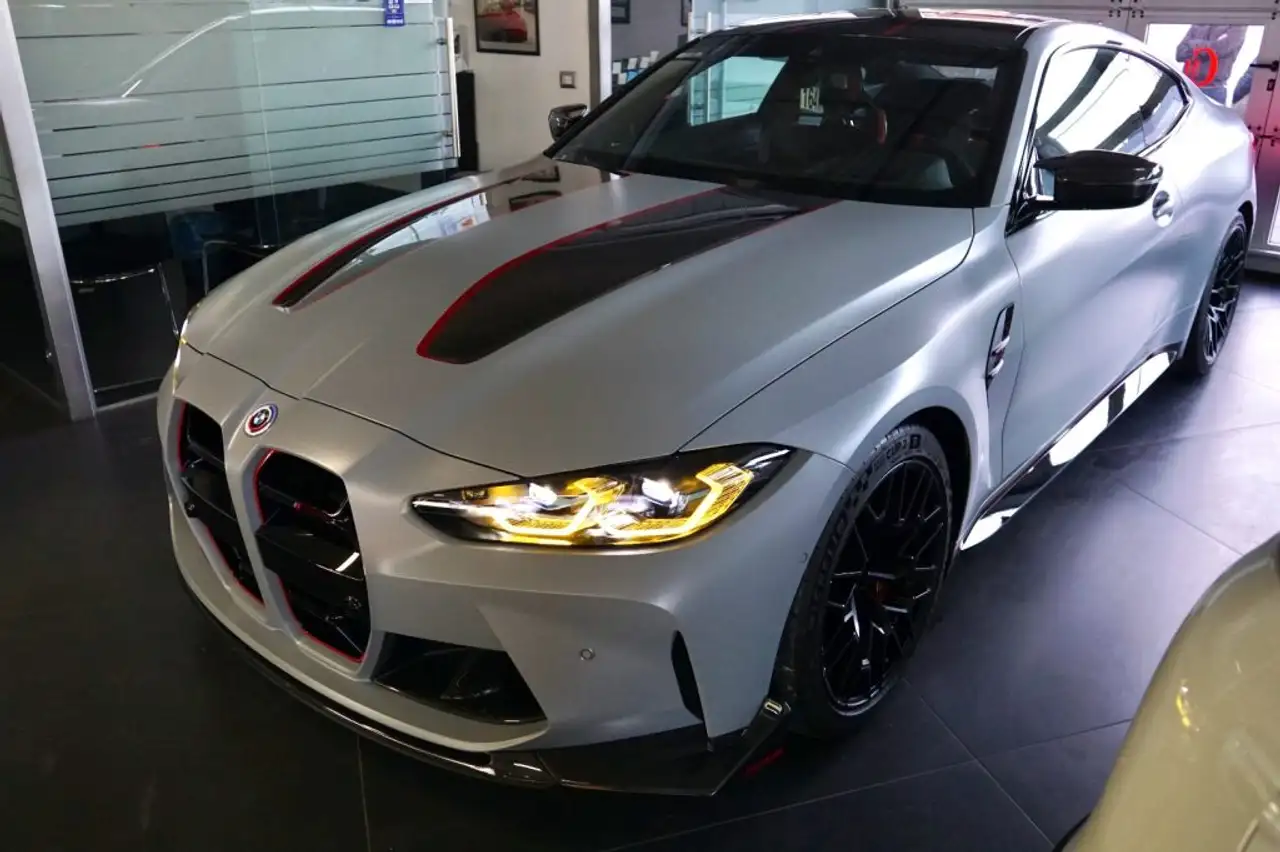 BMW M4 CSL — photo 1 of 15