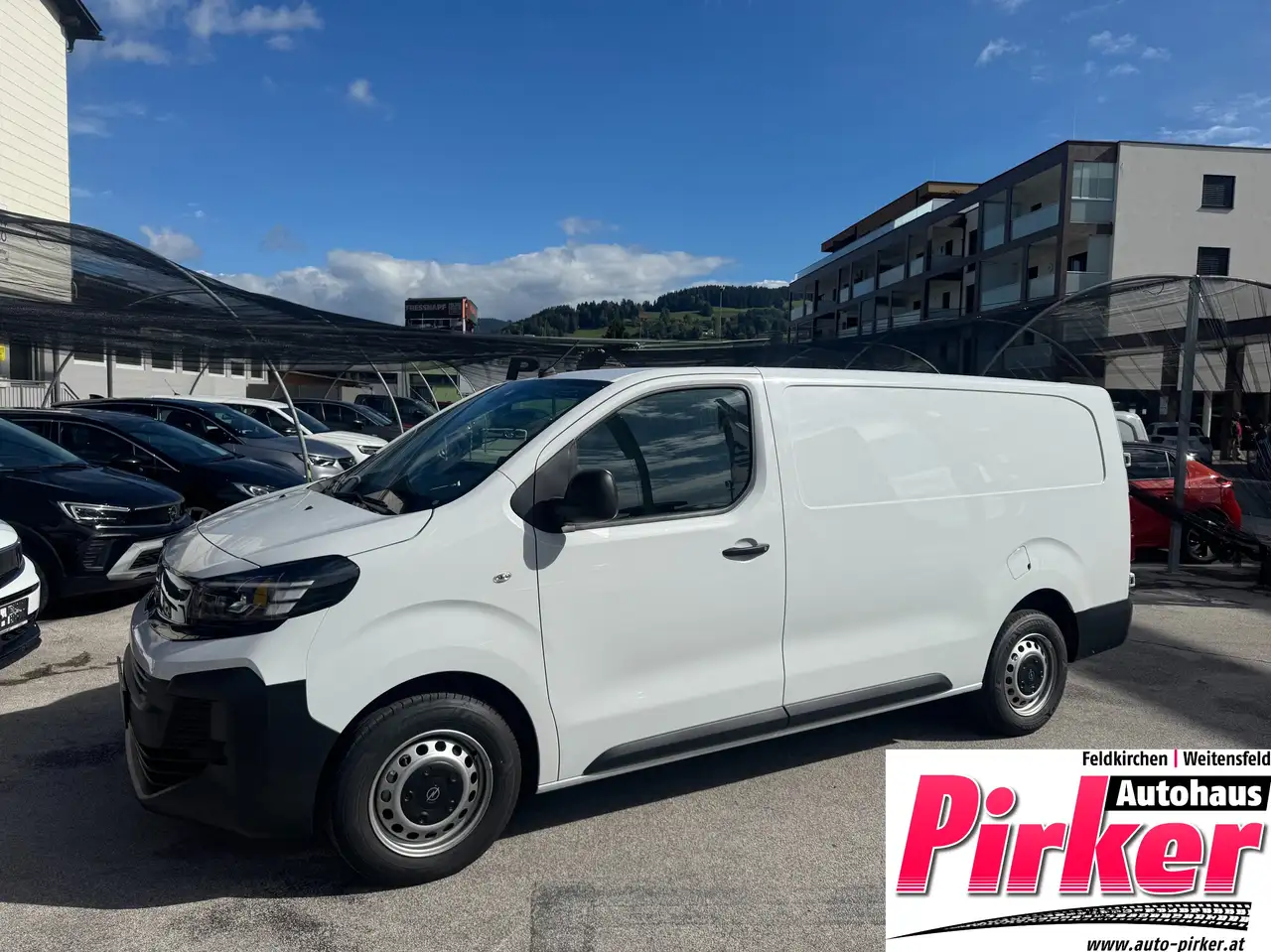 Opel Vivaro KW XL — photo 1 of 14