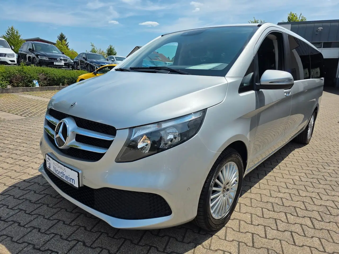 Mercedes-Benz V 220 d extralang Automatik/Klima/7-Sitzer — photo 1 of 23