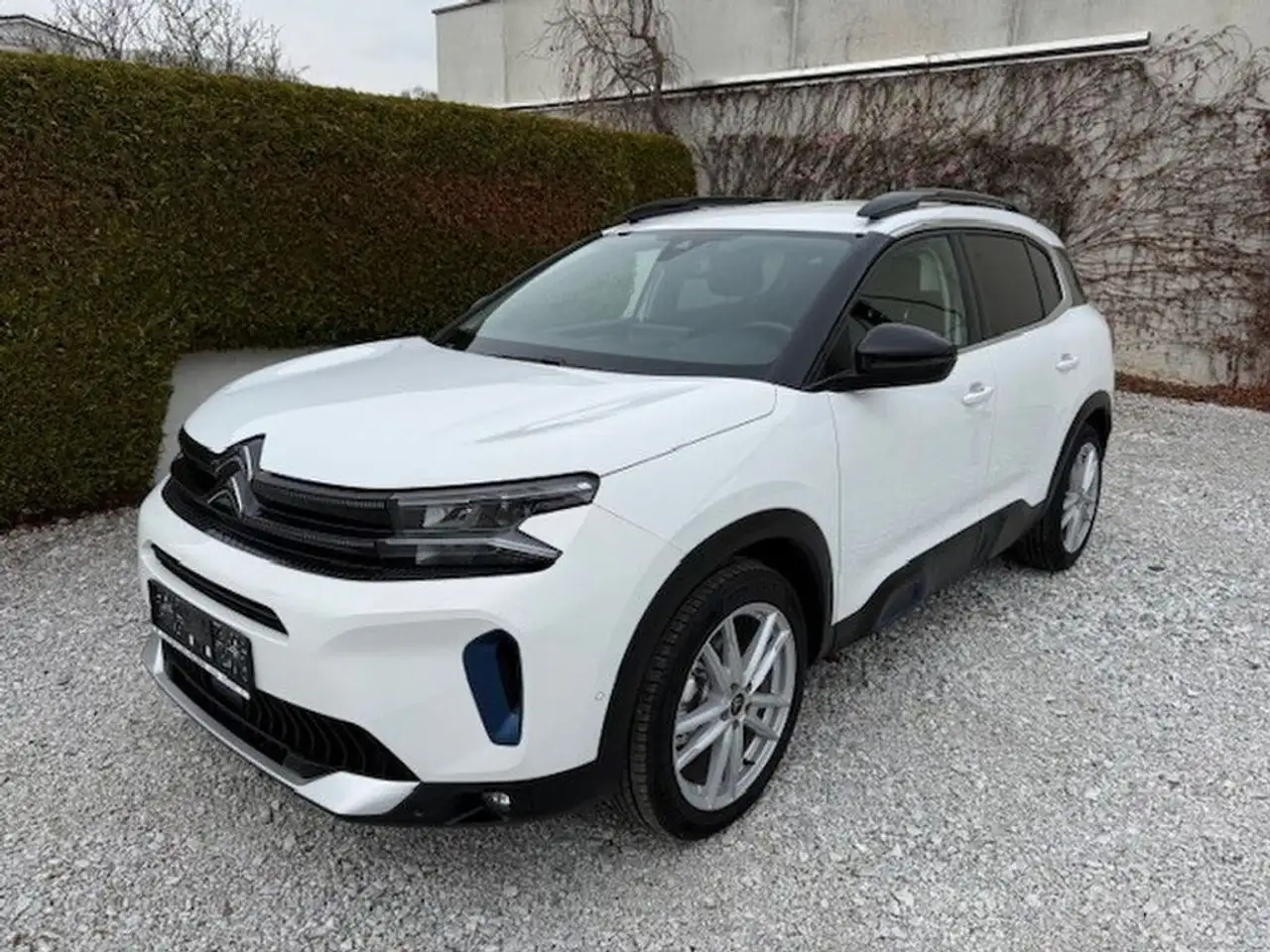 Citroen C5 Aircross BlueHDI 130 S — photo 1 of 24