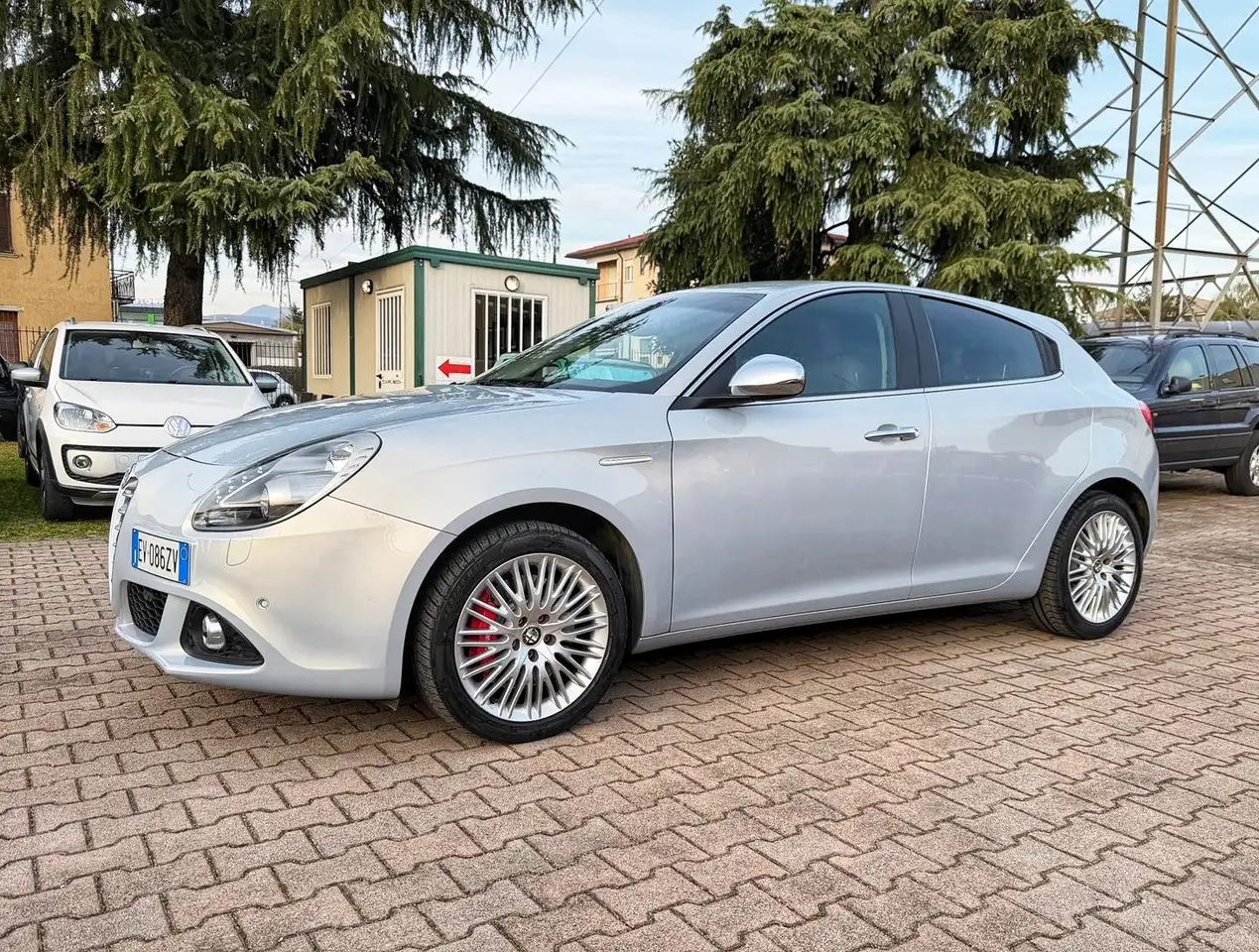 Alfa Romeo Giulietta Giulietta 1.4 Turbo MultiAir TCT Exclusive AUTO NA — photo 1 of 15