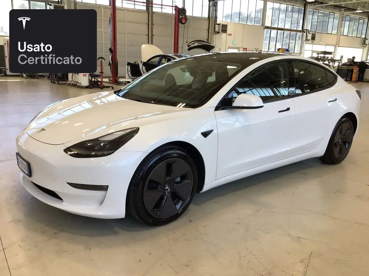 2021 Tesla Model 3 Long Range AWD, photograph 4