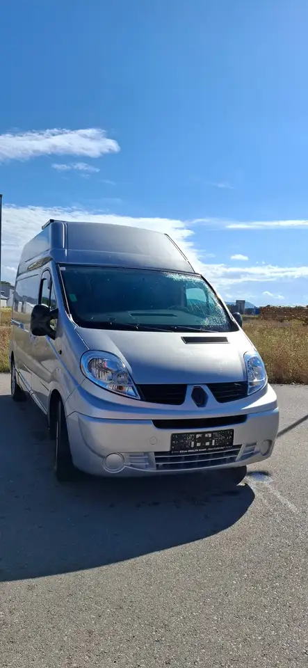 Renault Trafic L2H2 2,0 dCi Transporter/Kasenwagen — photo 1 of 13