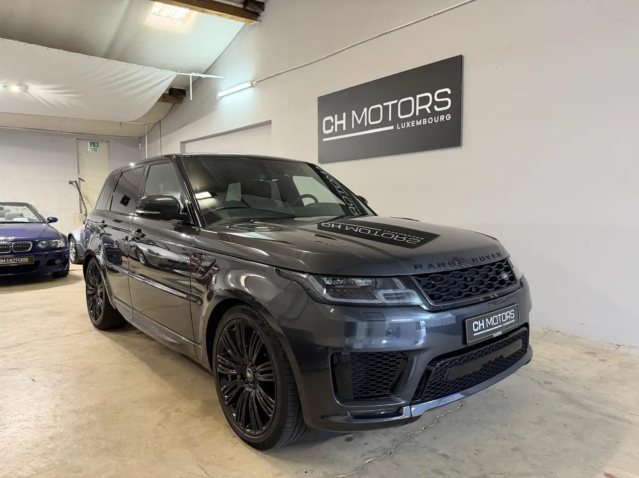 Land Rover Range Rover Sport P400 HST — photo 1 of 27
