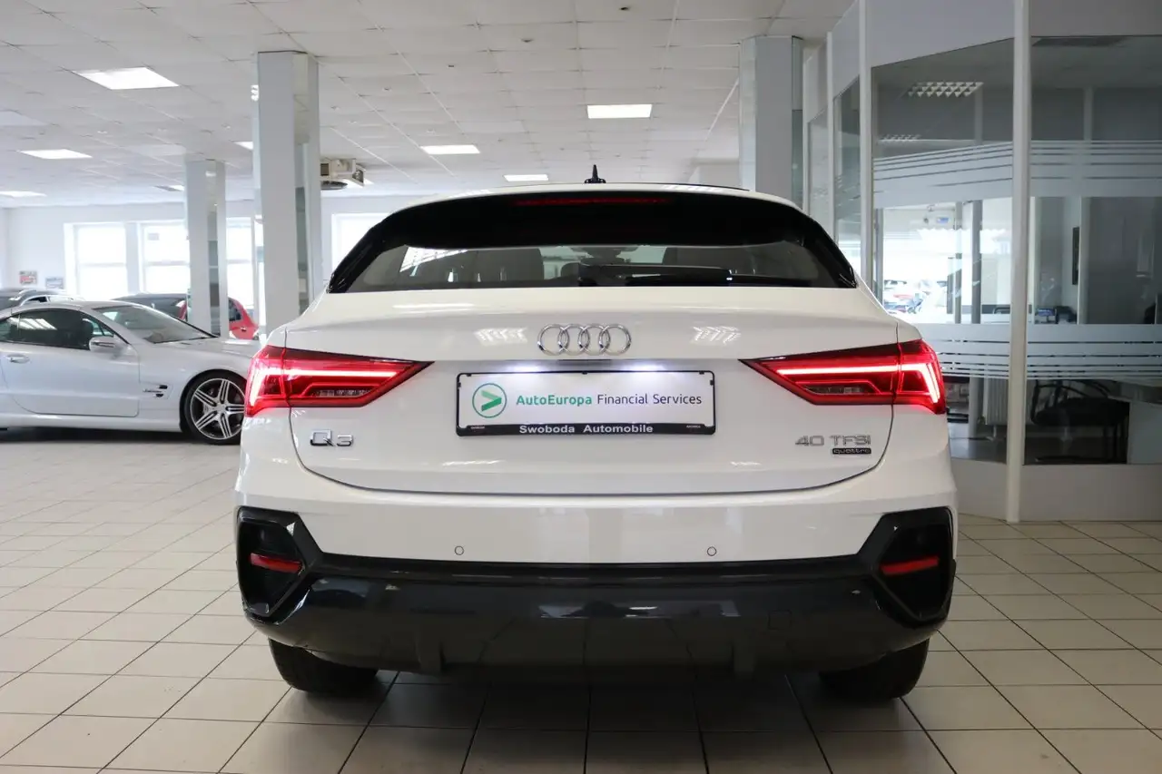 2024 Audi Q3 Sportback 40 TFSI quattro AHK Matrix Pano, photograph 6