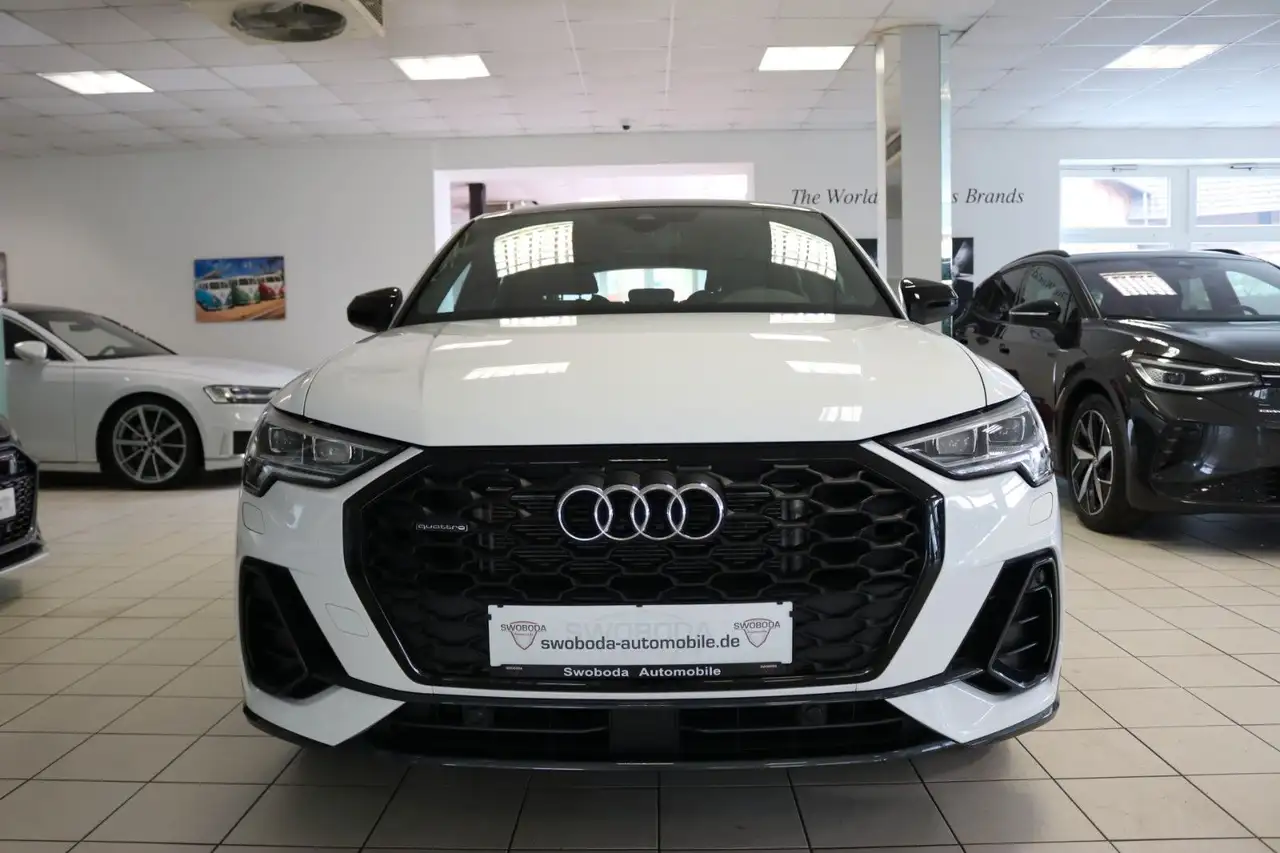 2024 Audi Q3 Sportback 40 TFSI quattro AHK Matrix Pano, photograph 5