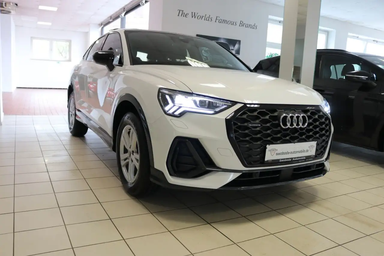 2024 Audi Q3 Sportback 40 TFSI quattro AHK Matrix Pano, photograph 9