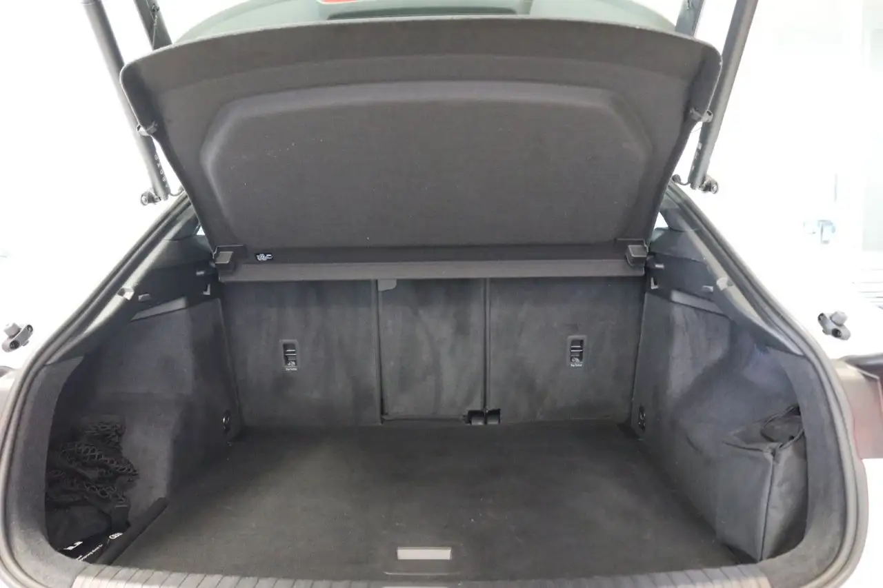 2024 Audi Q3 Sportback 40 TFSI quattro AHK Matrix Pano, photograph 11