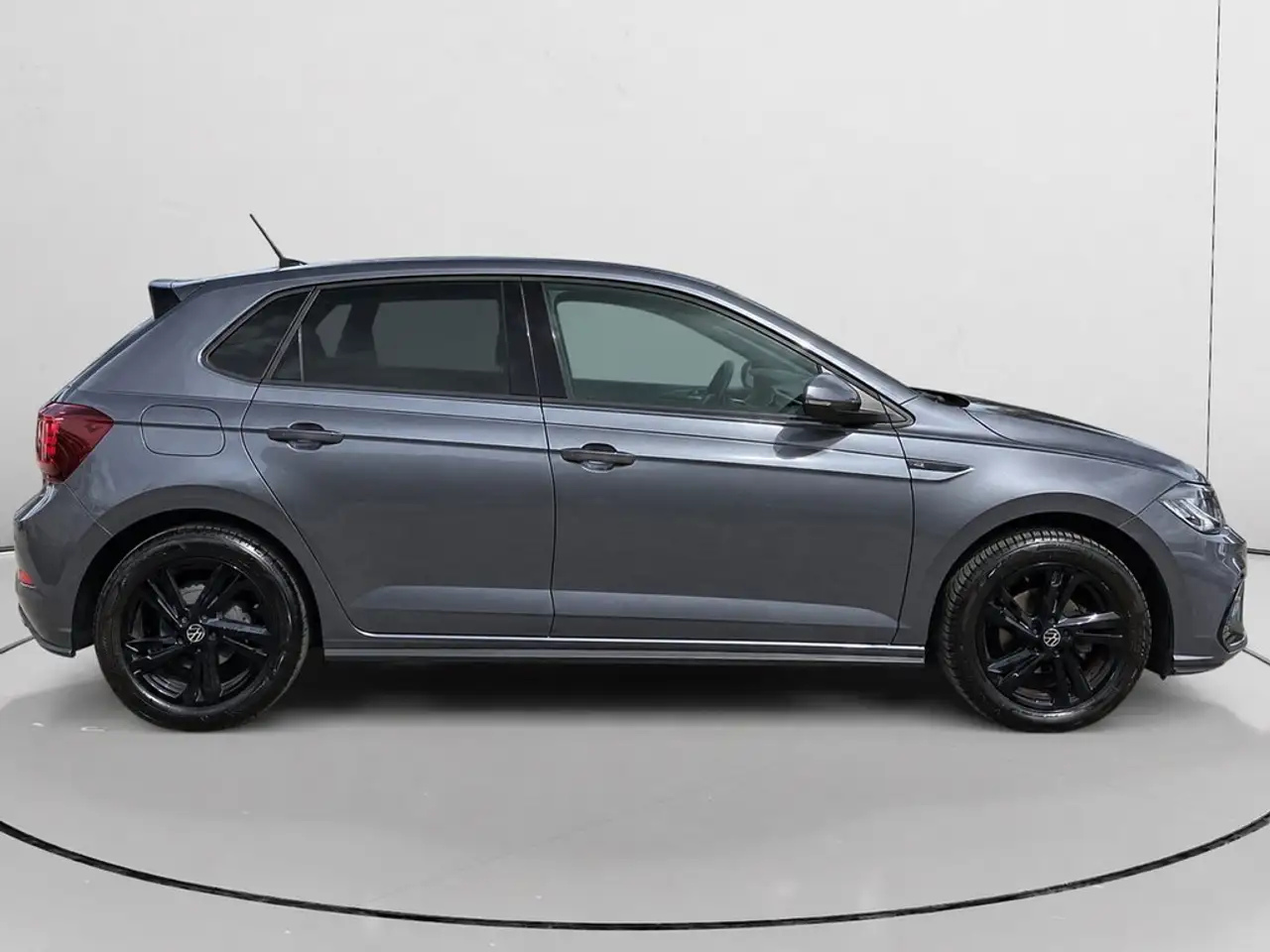 2023 Volkswagen Polo 1.0 TSI R-Line 70kW, photograph 2