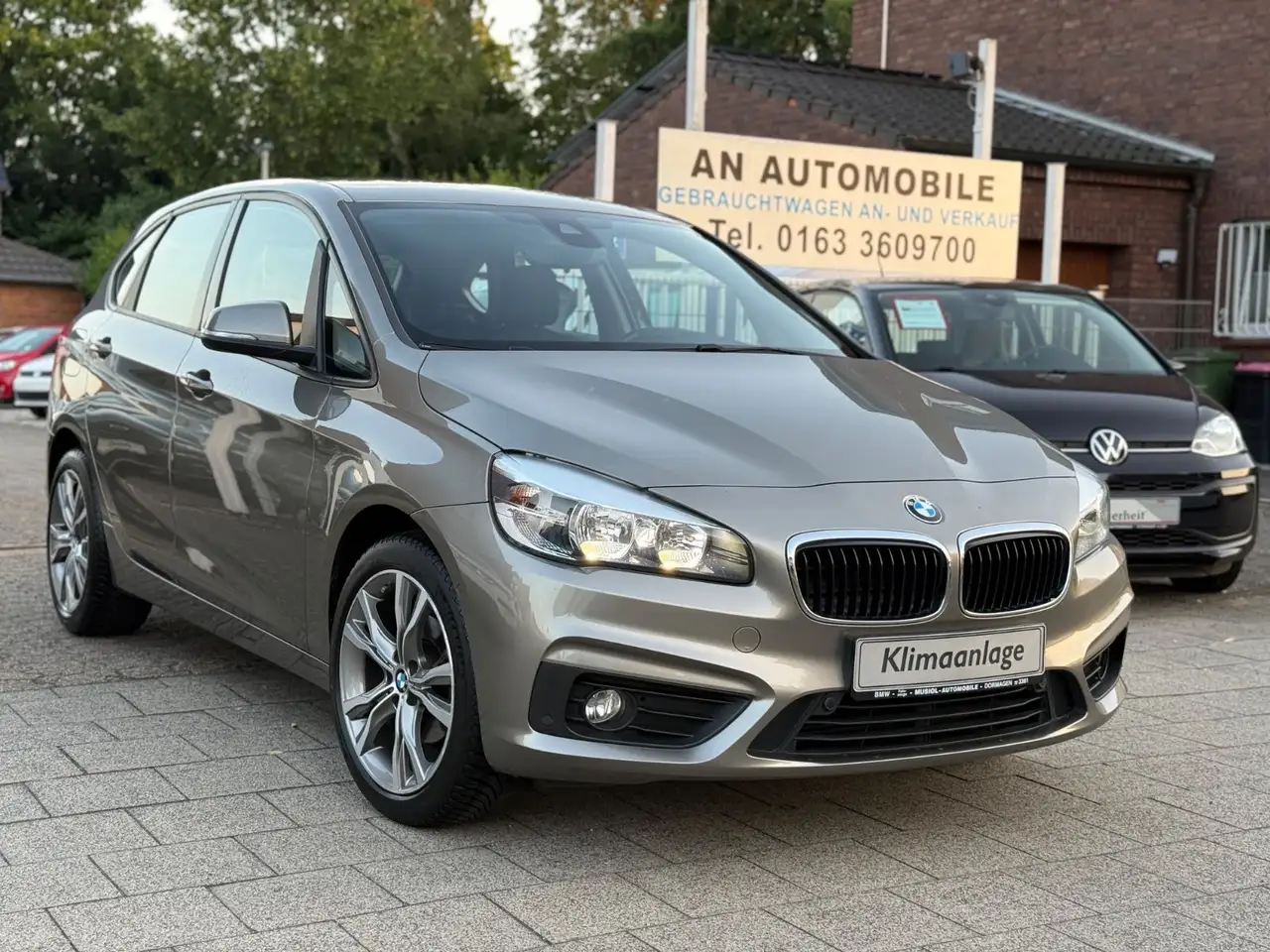 BMW 218 i Active Tourer Advantage *Sitzhz.*AHK*Tempo* — photo 1 of 36