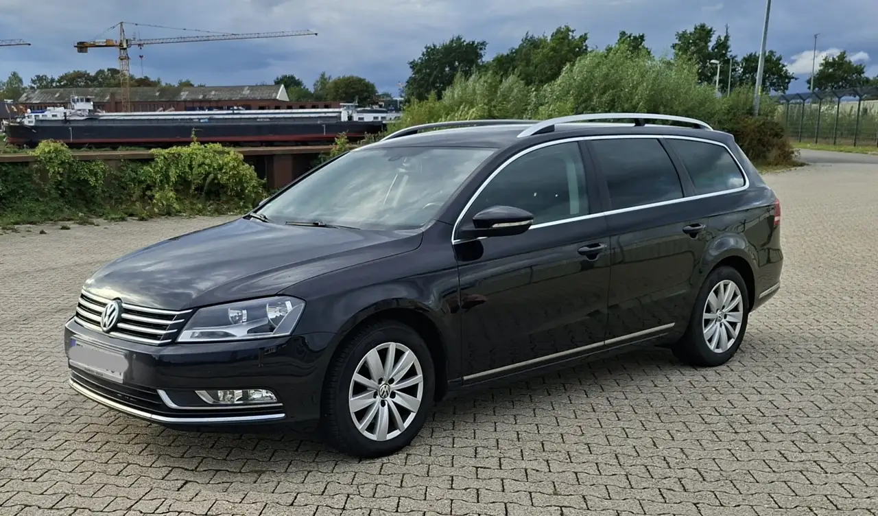 Volkswagen Passat Variant Comfortline BlueMotion/BMT — photo 1 of 13