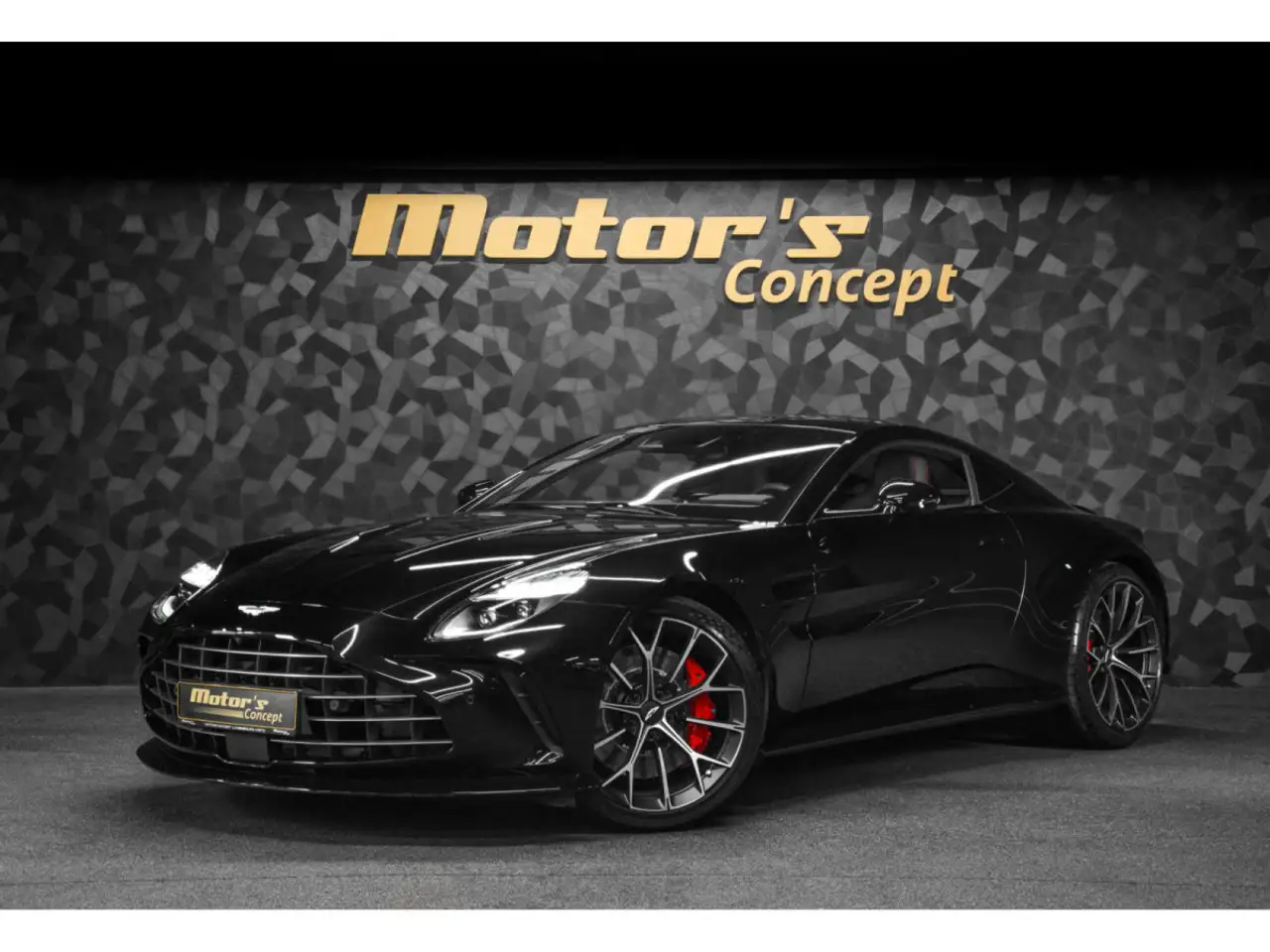 Aston Martin Vantage V8 Coupé — photo 1 of 30