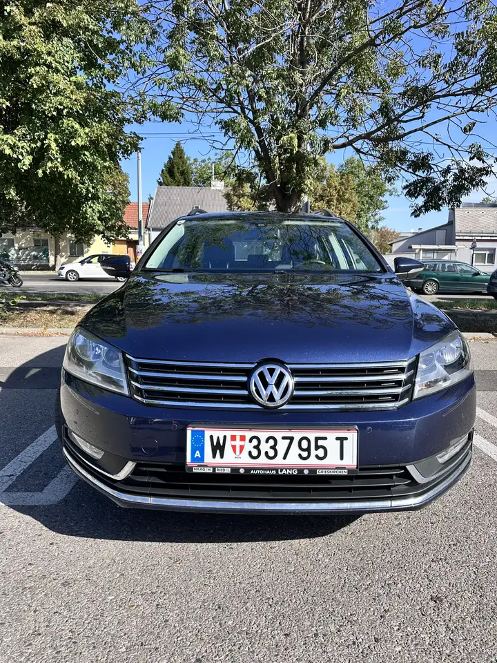Volkswagen Passat 1.6 TDI BlueMotion Technology Comfortline — photo 1 of 12