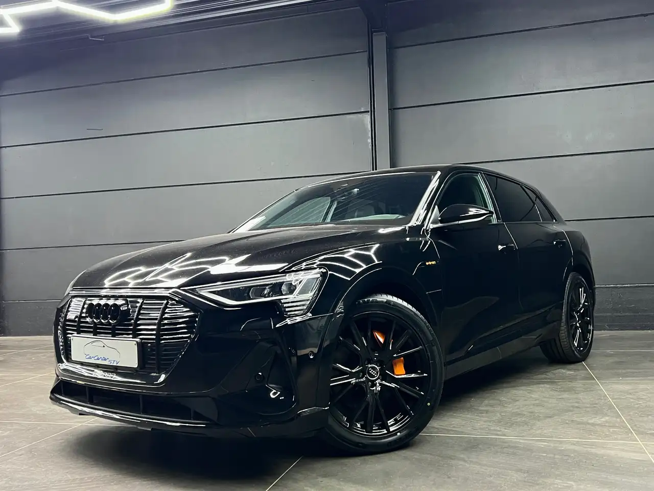 Audi e-tron 55 Quattro S line 95 kWh / Full Black / 2023 — photo 1 of 20