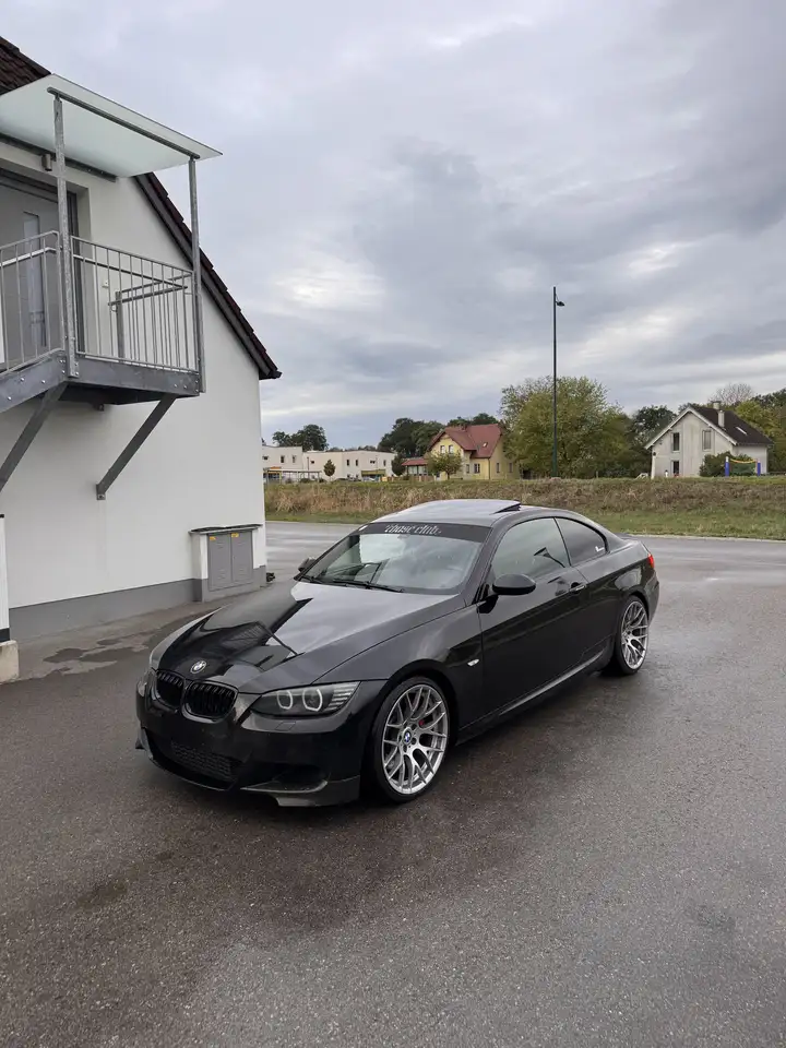 BMW 335 335i Coupé DKG Österreich-Paket — photo 1 of 15