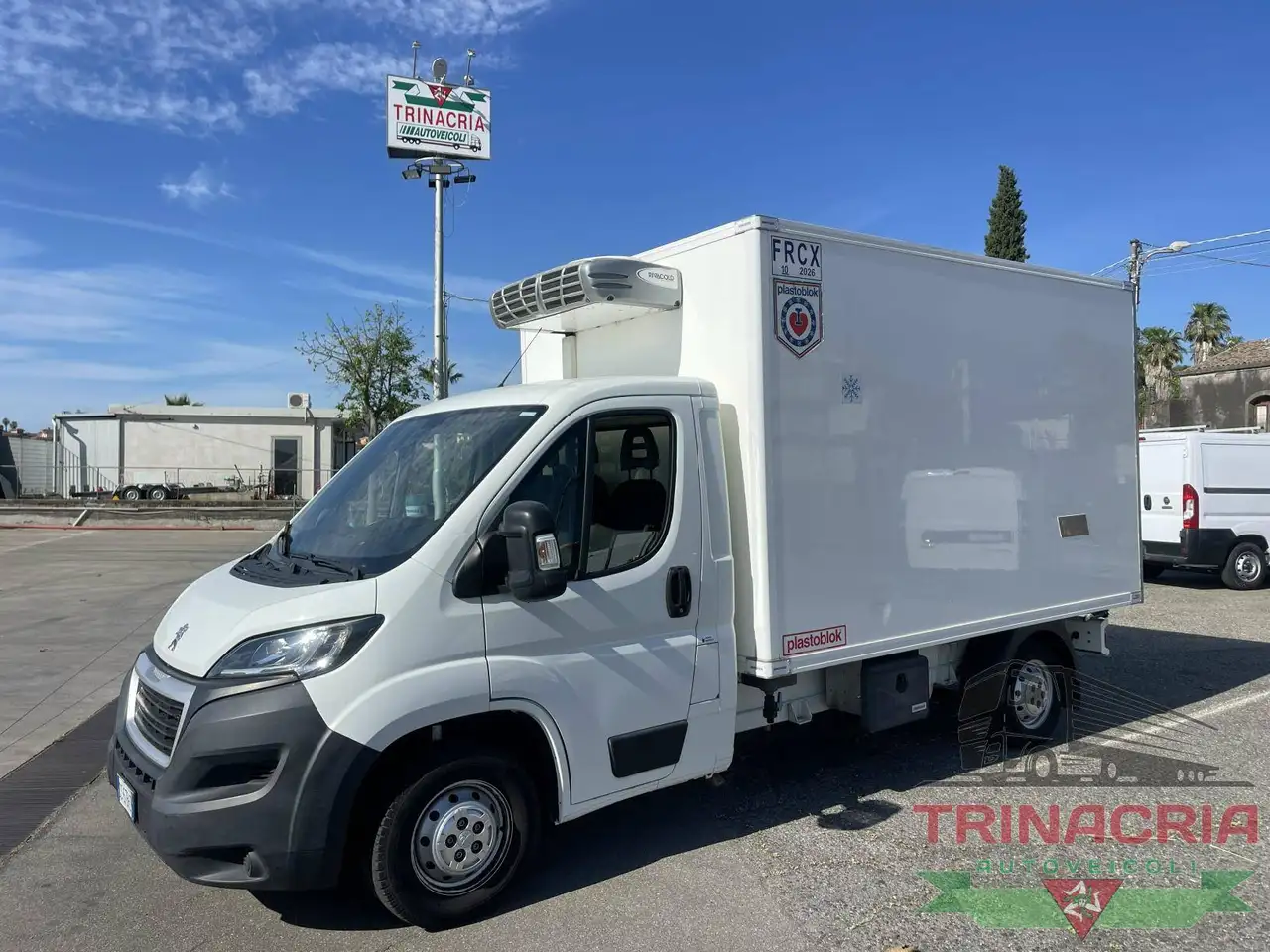 Peugeot Boxer Peugeot Boxer 2.2 HDI 140 CV Furgone isotermico FRCX — photo 1 of 13