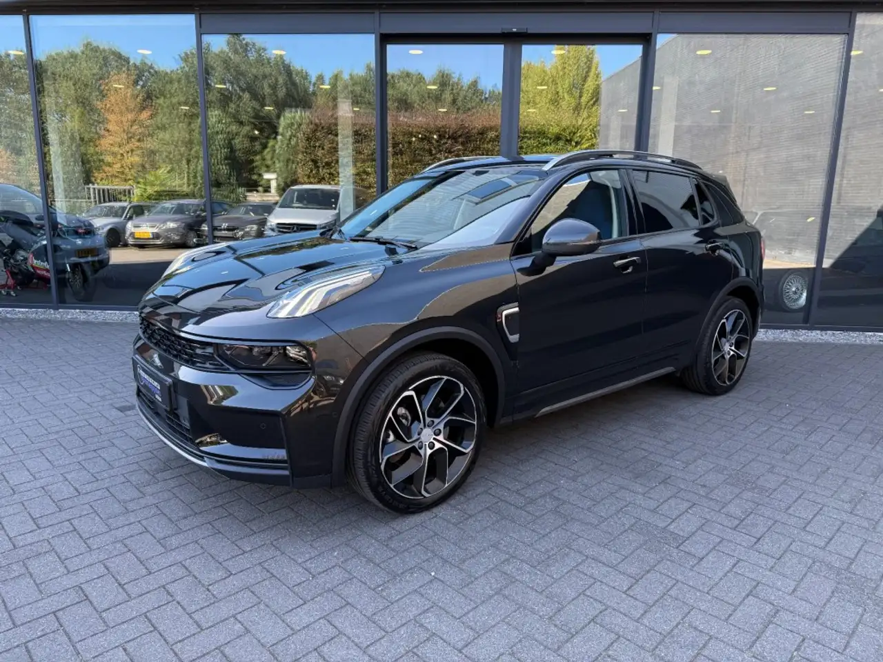 Lynk & Co 01 1.5 261pk PHEV,Pano,Carplay,Cam360,BLIS,Memory,Lan — photo 1 of 40
