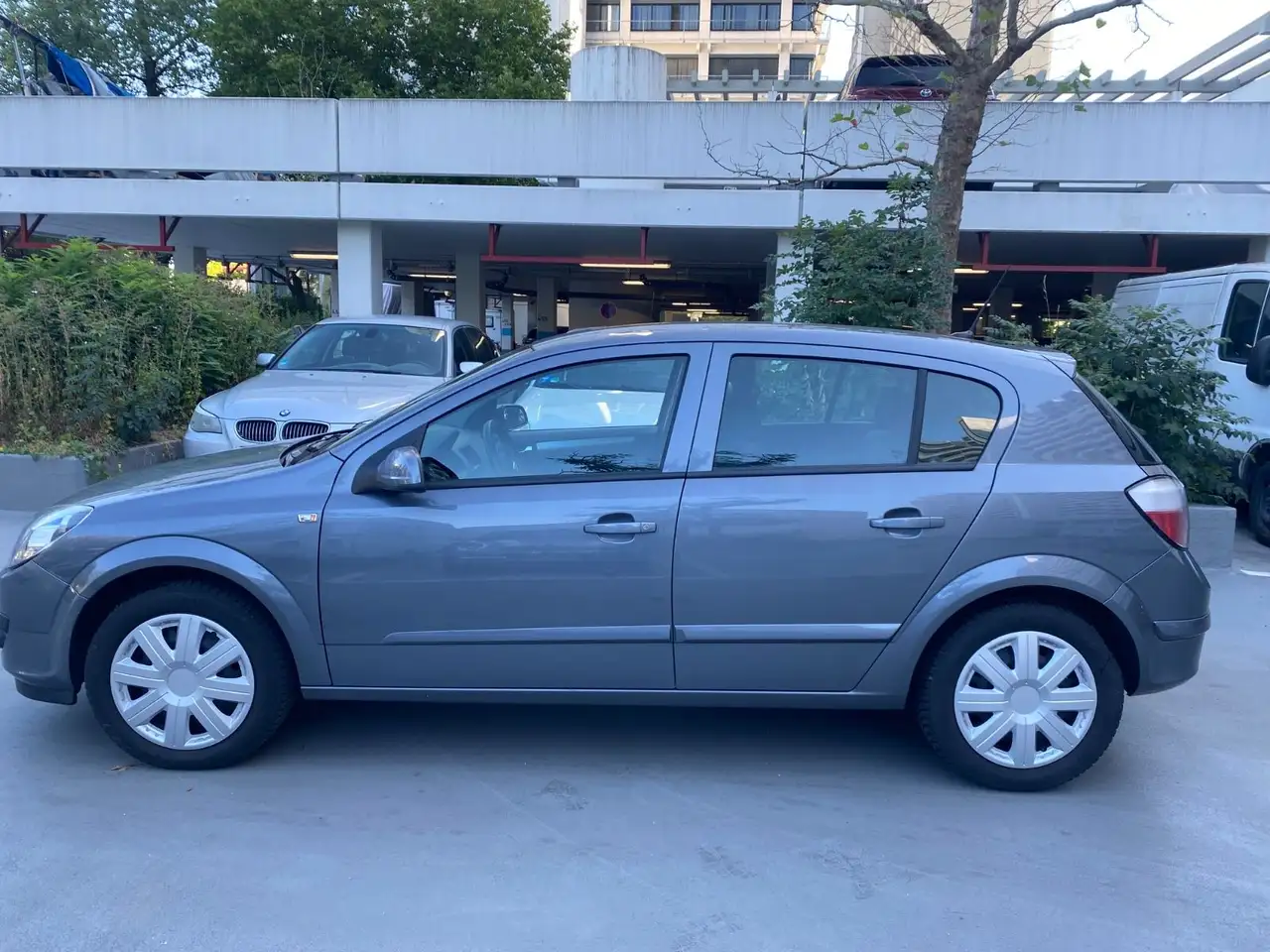 Opel Astra 1.6 Tel.01708044052 Top Auto Tüv 10.27 — photo 1 of 13