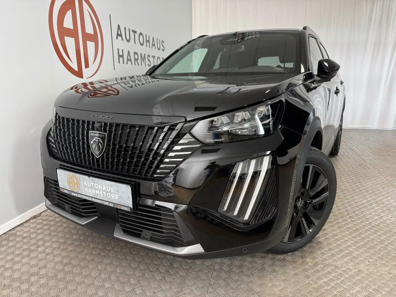 Peugeot 2008 Hybrid 145 GT Exclusive AHK 360Grad Kam. — photo 1 of 27