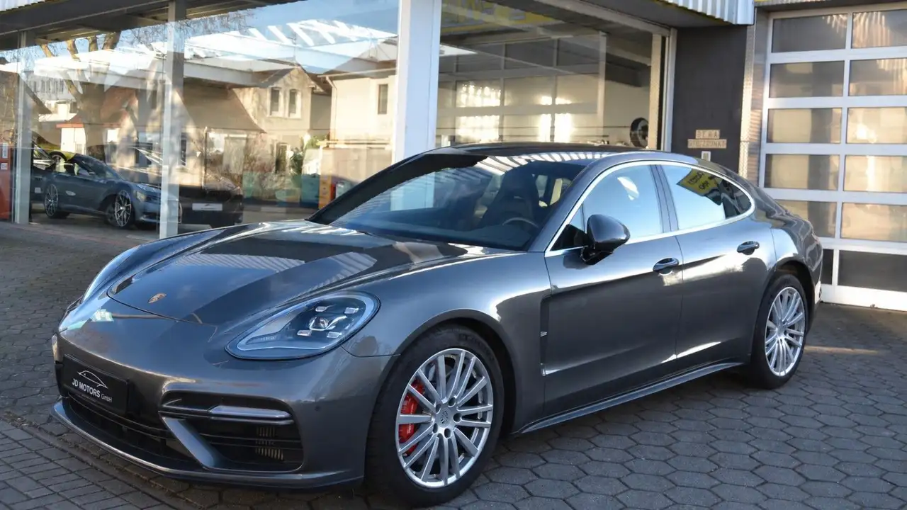 Porsche Panamera Turbo, SitzBelüft,Kamera,Bose,Carbon, — photo 1 of 15