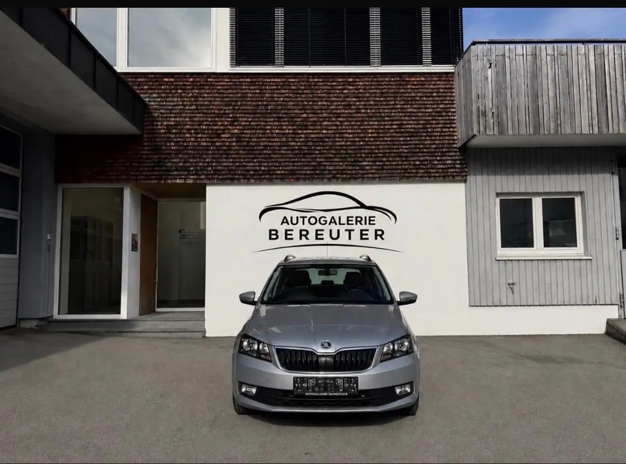 Skoda Fabia Ambition — photo 1 of 12