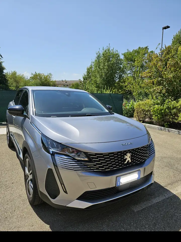 Peugeot 3008 1.5 bluehdi Allure Pack s&s 130cv eat8 — photo 1 of 15