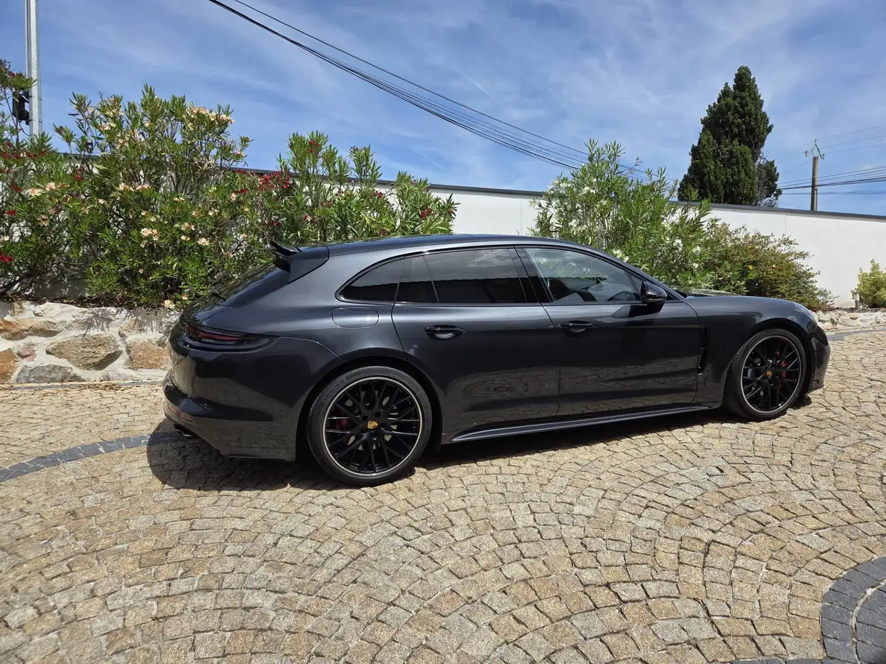 Porsche Panamera Panamera Turbo V8 4.0 460 PDK GTS Sport Turismo — photo 1 of 10