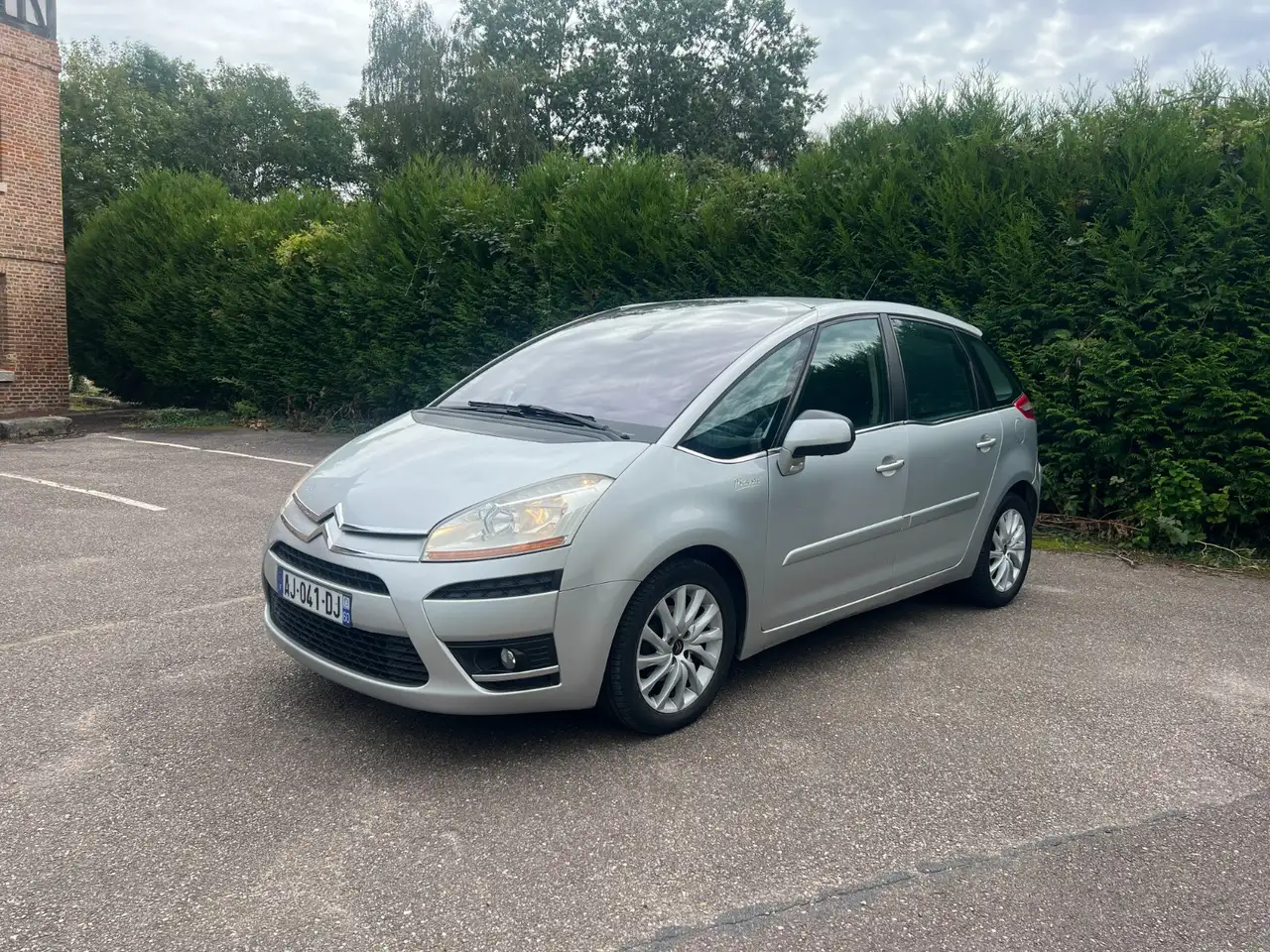 Citroen C4 Picasso C4 Picasso HDi 110 FAP Pack Dynamique — photo 1 of 15