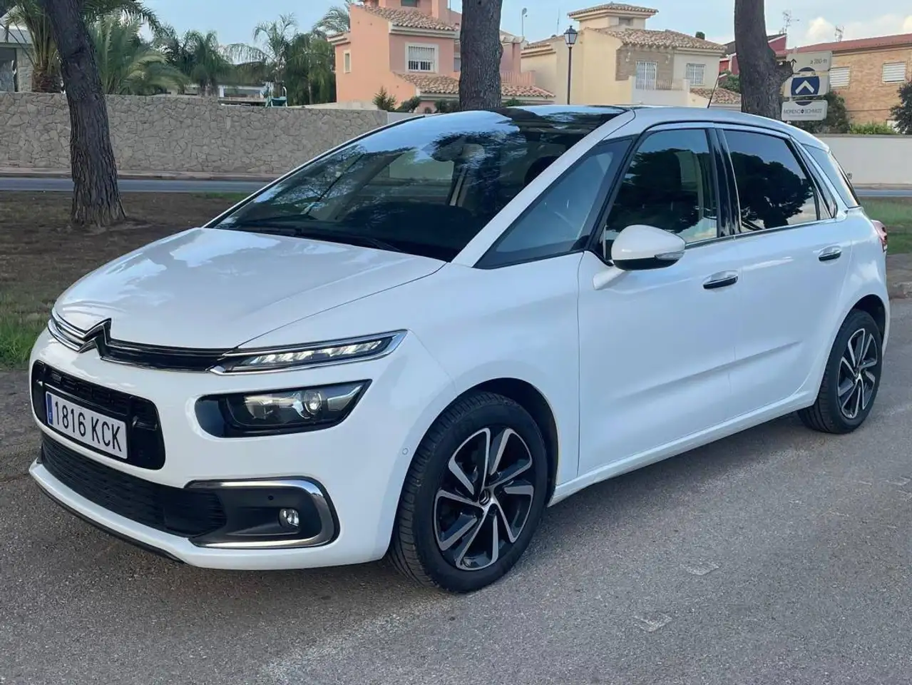 Citroen C4 Picasso C4 Picasso 1.2 PureTech S — photo 1 of 17