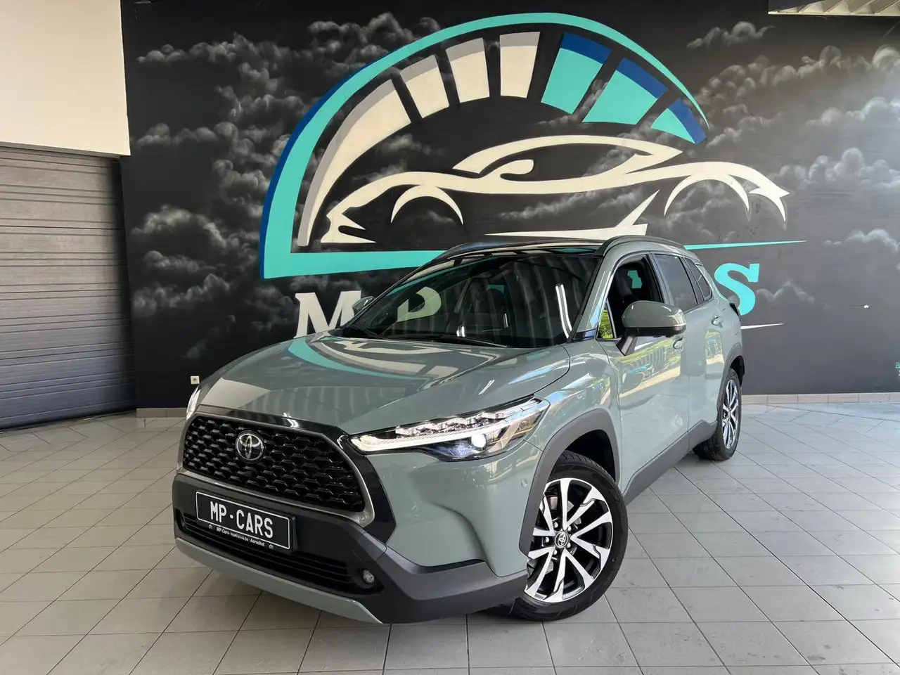 Toyota Corolla Cross Corolla Cross Hybrid 2.0 2WD Premium e-CVT (145 kW) Premium — photo 1 of 15