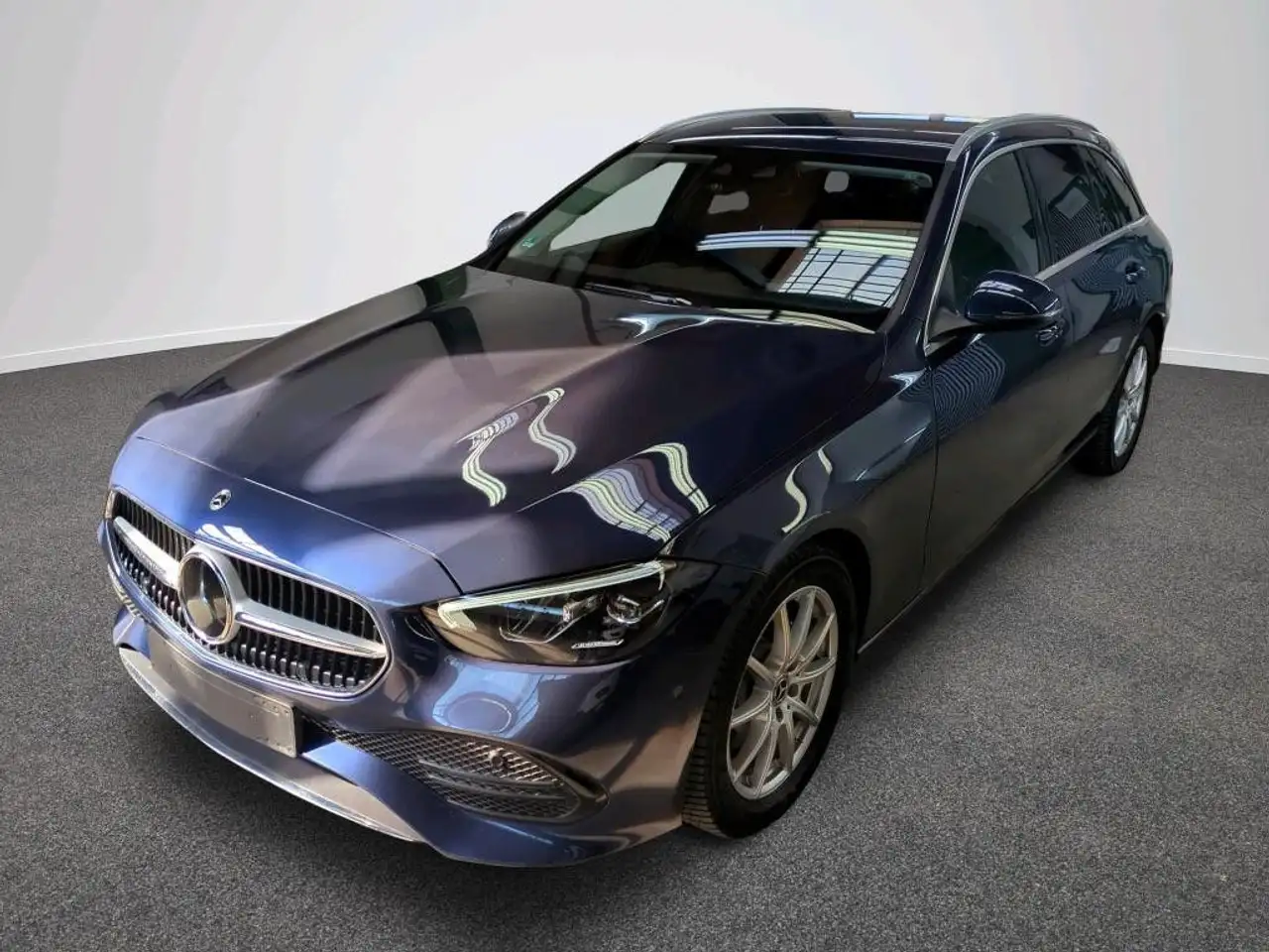 Mercedes-Benz C 220 d T AVANTGARDE AHK KAMERA PDC LED ACC — photo 1 of 11