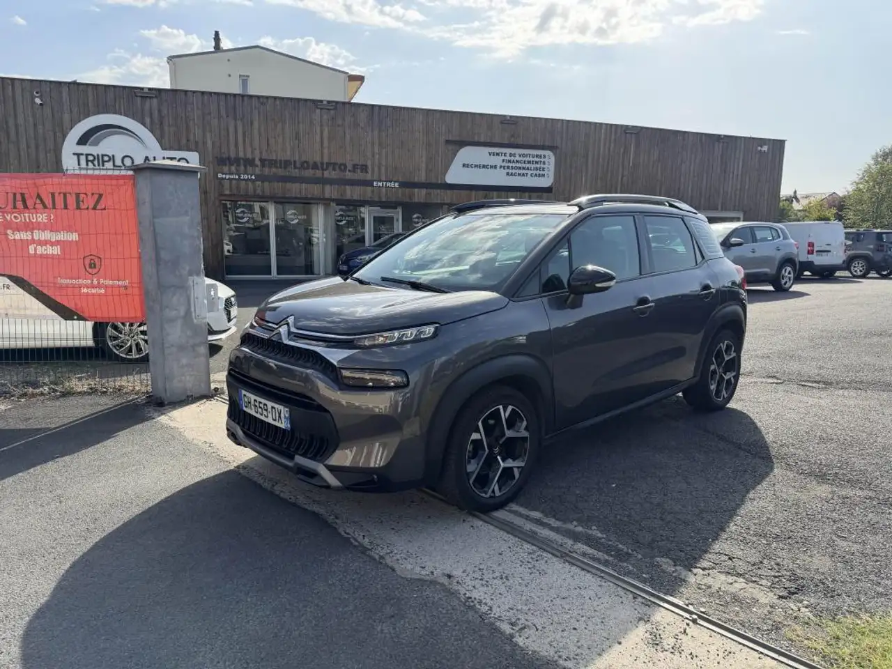 Citroen C3 Aircross 1.5 BlueHDi - 120 S\u0026S Bva Shine gps + clim + camera AR + toit ouvrant — photo 1 of 38