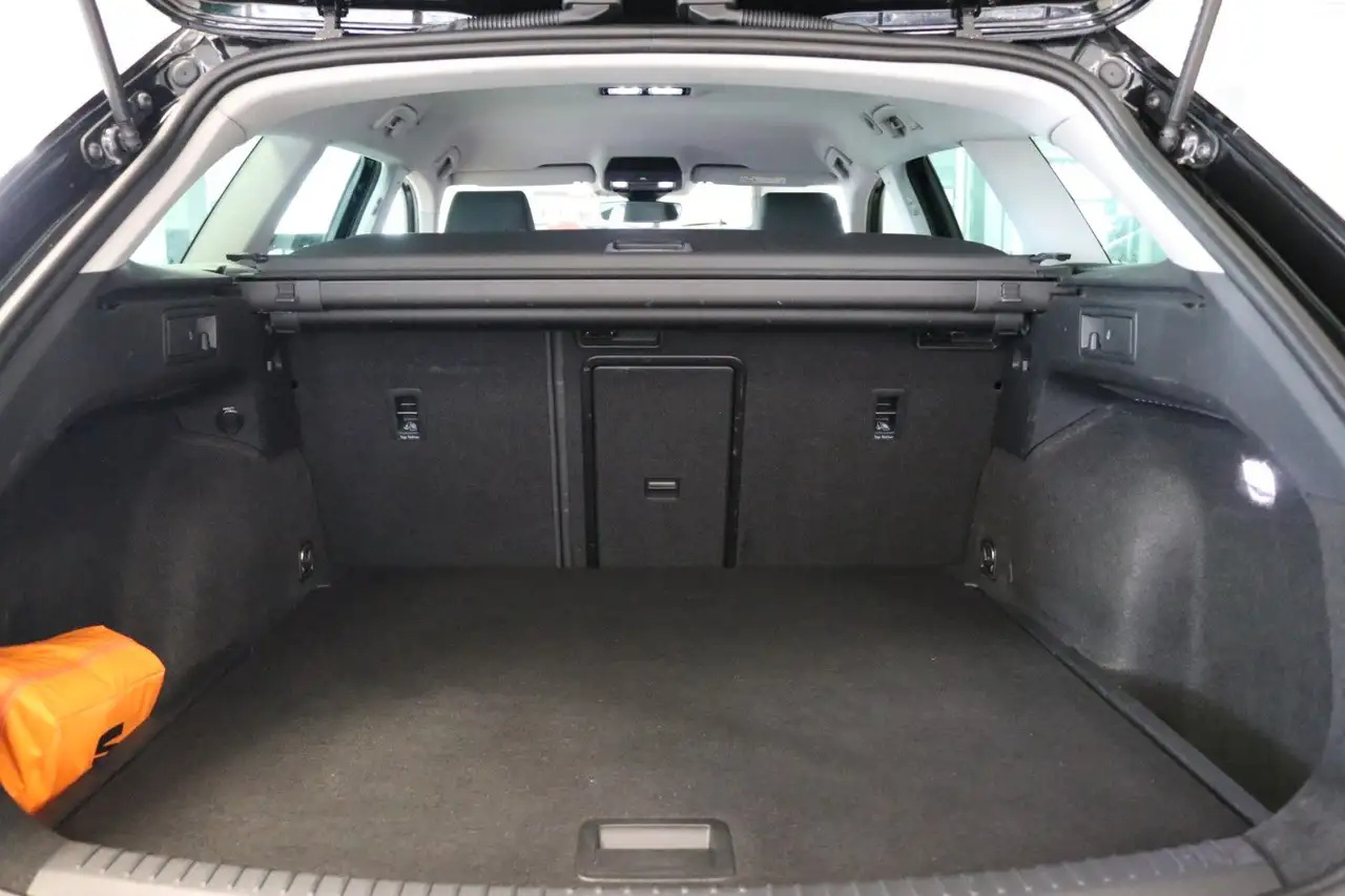 2022 SEAT Leon Sportstourer Style LED Lane SHZ DAB+, photograph 8
