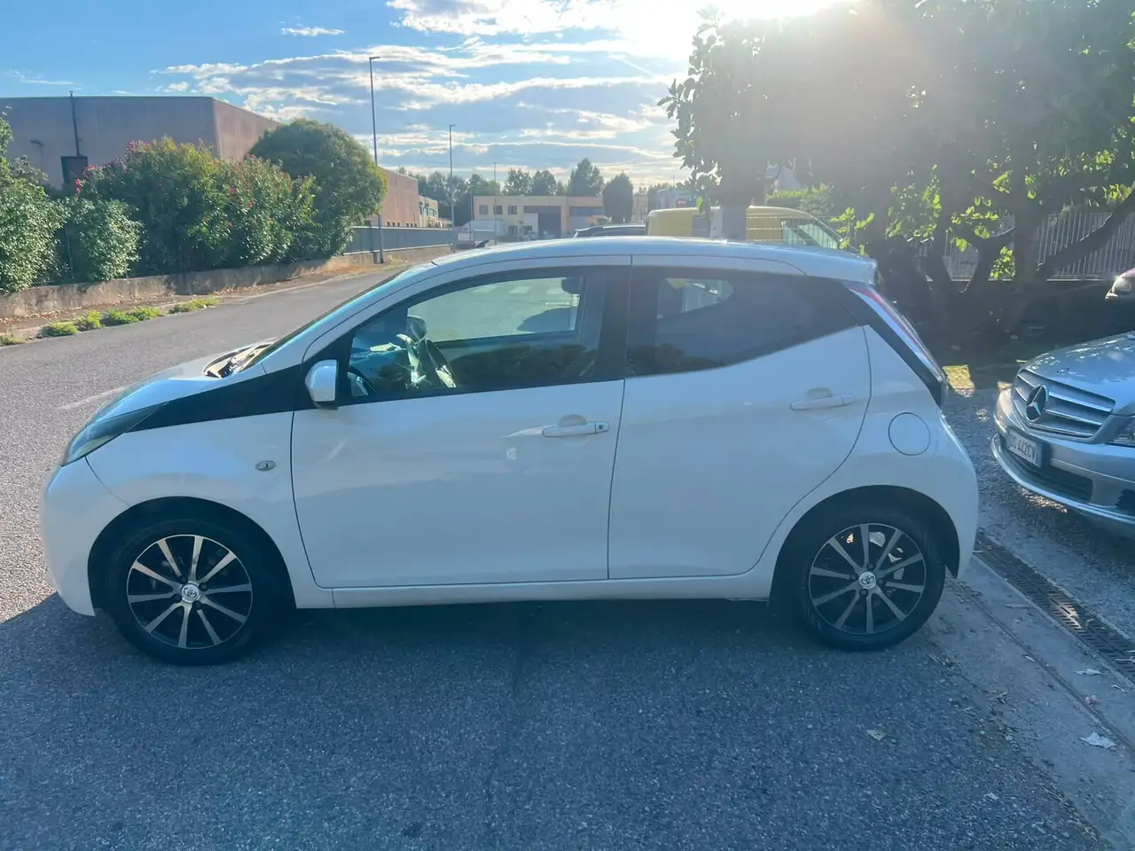 Toyota Aygo Aygo 1.0 VVT-i 69 CV 5 porte x-cool MMT — photo 1 of 11