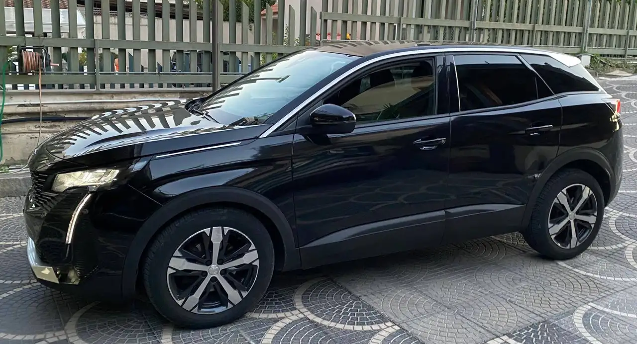 Peugeot 3008 PEUGEOT 3008 1.5 130cv BlueHDI EAT8 — photo 1 of 15
