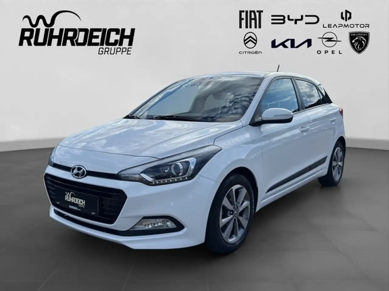 Hyundai i20 YES! Plus NAVI+PDC+KAMERA+SITZHZG+LENKRADHZG+ — photo 1 of 16