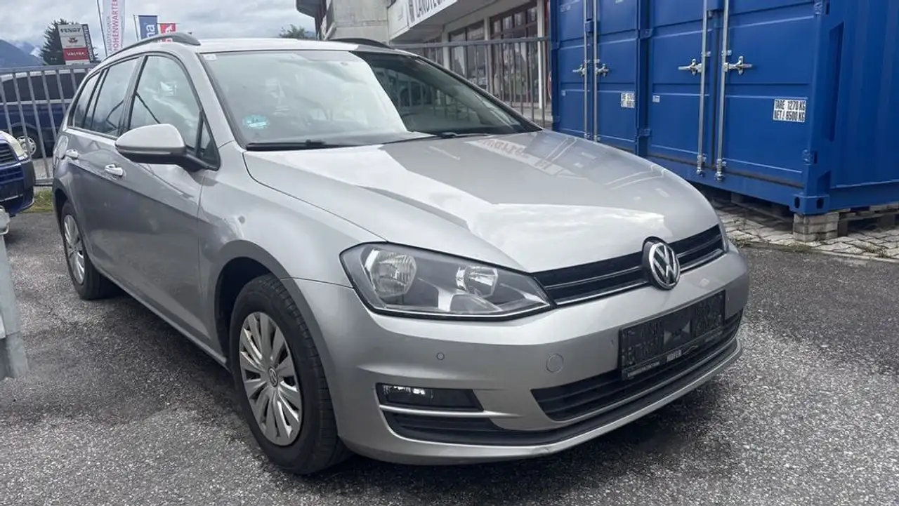 Volkswagen Golf Trendline BMT — photo 1 of 3