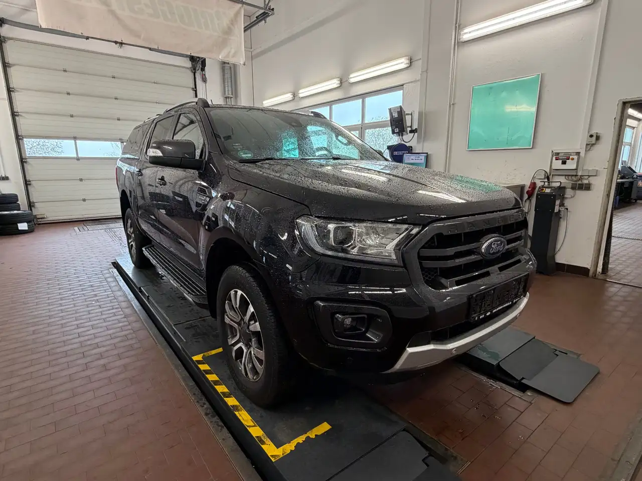 Ford Ranger Wildtrak Doppelkabine 4x4 Hardtop Standheizung AHZ — photo 1 of 17