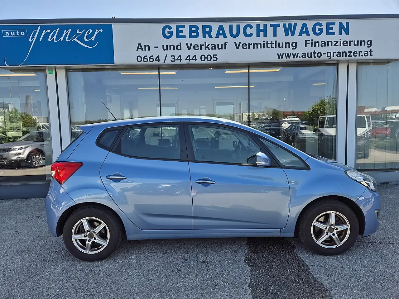 Hyundai iX20 1,6 CVVT Comfort — photo 1 of 14