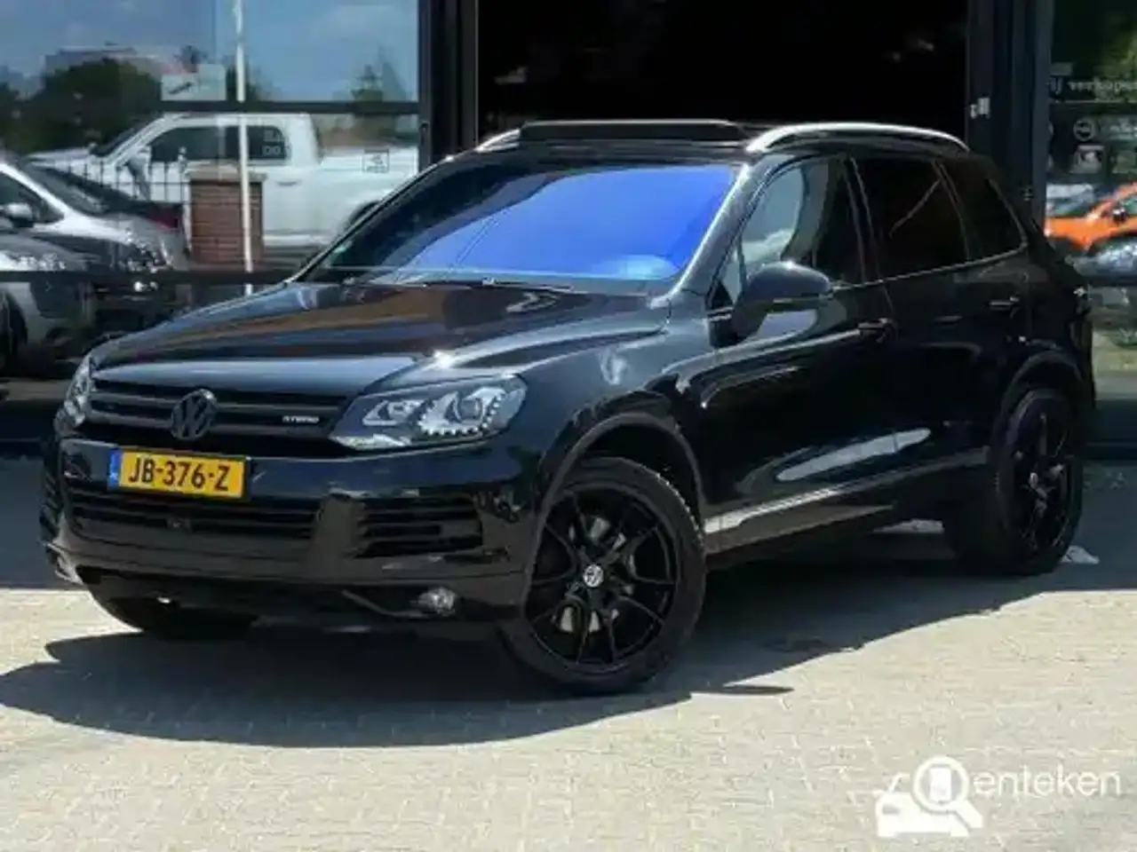 Volkswagen Touareg Touareg 3.0 TSI Hybrid Highl — photo 1 of 7