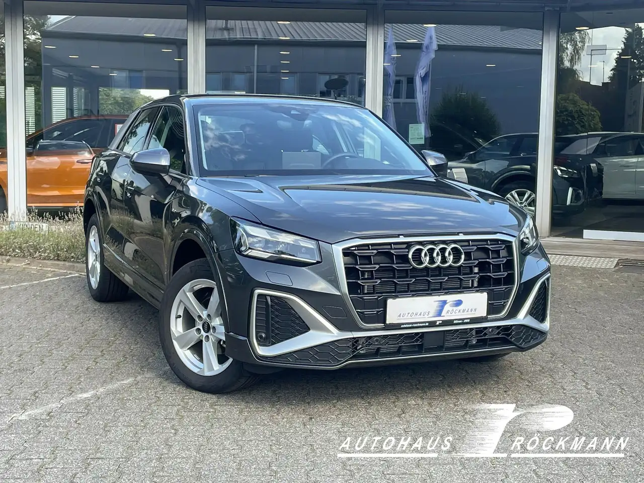 Audi Q2 35 TFSI S line Aut. CarPlay Kamera el.Heckk Matr — photo 1 of 25