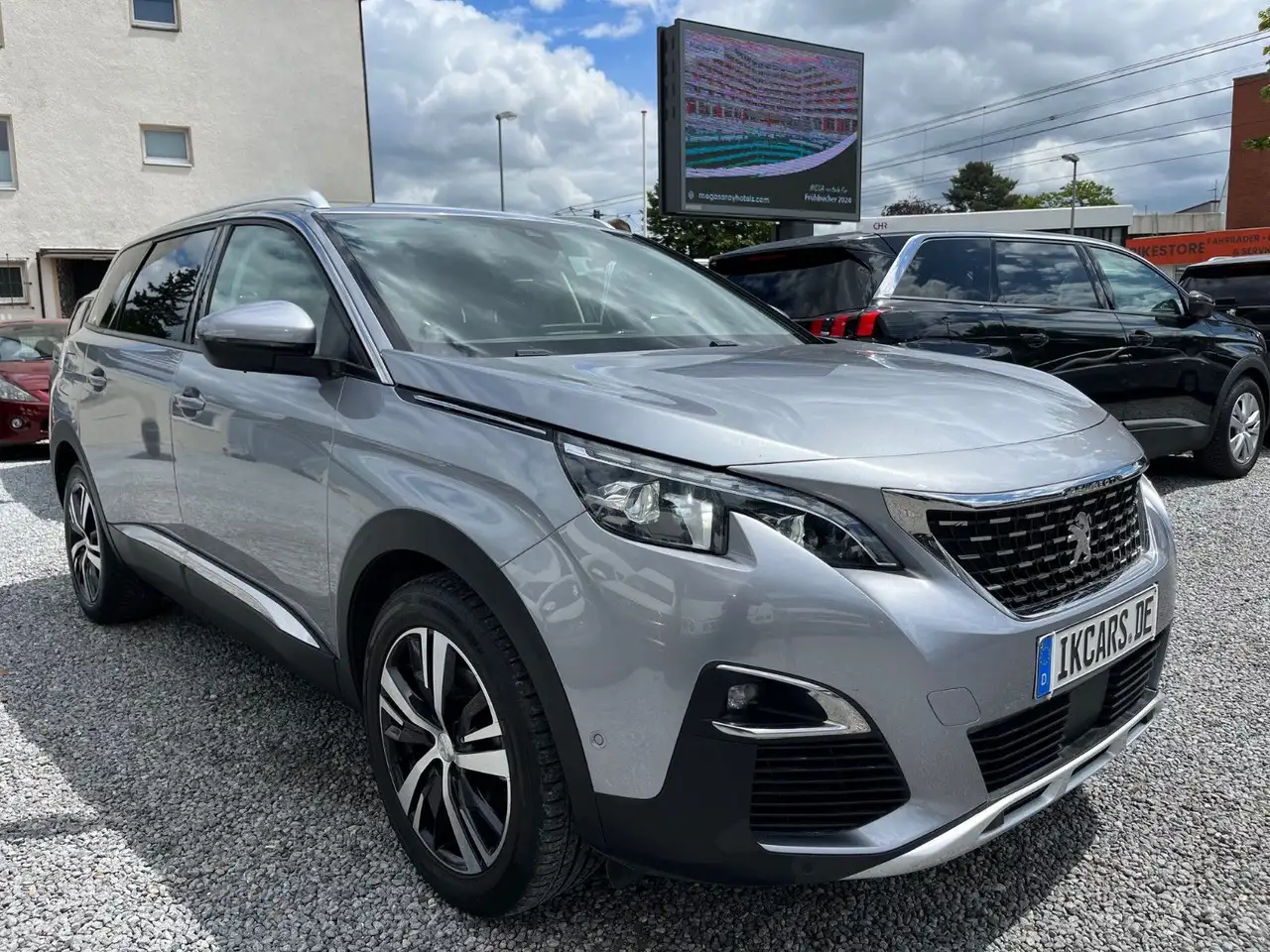 Peugeot 5008 Allure PANORAMADACH/Kam180°/7Sitze/ZR-neu! — photo 1 of 24