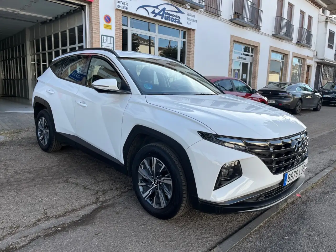 Hyundai TUCSON 1.6 TGDI HEV Maxx Safe AT — photo 1 of 34