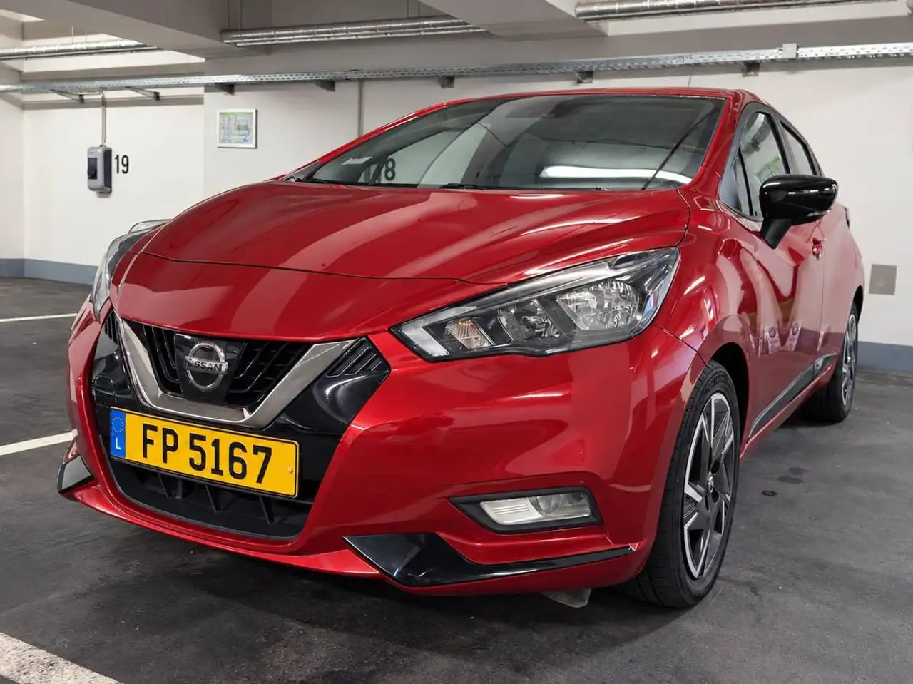 Nissan Micra Micra 1.0 IG-T N-Design — photo 1 of 11