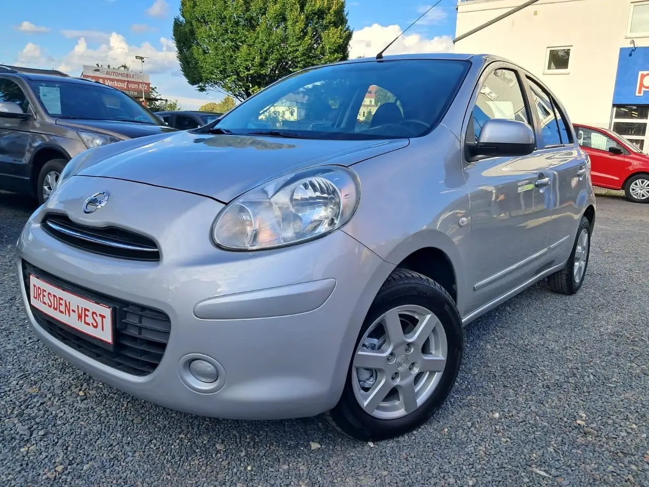 Nissan Micra Acenta — photo 1 of 15