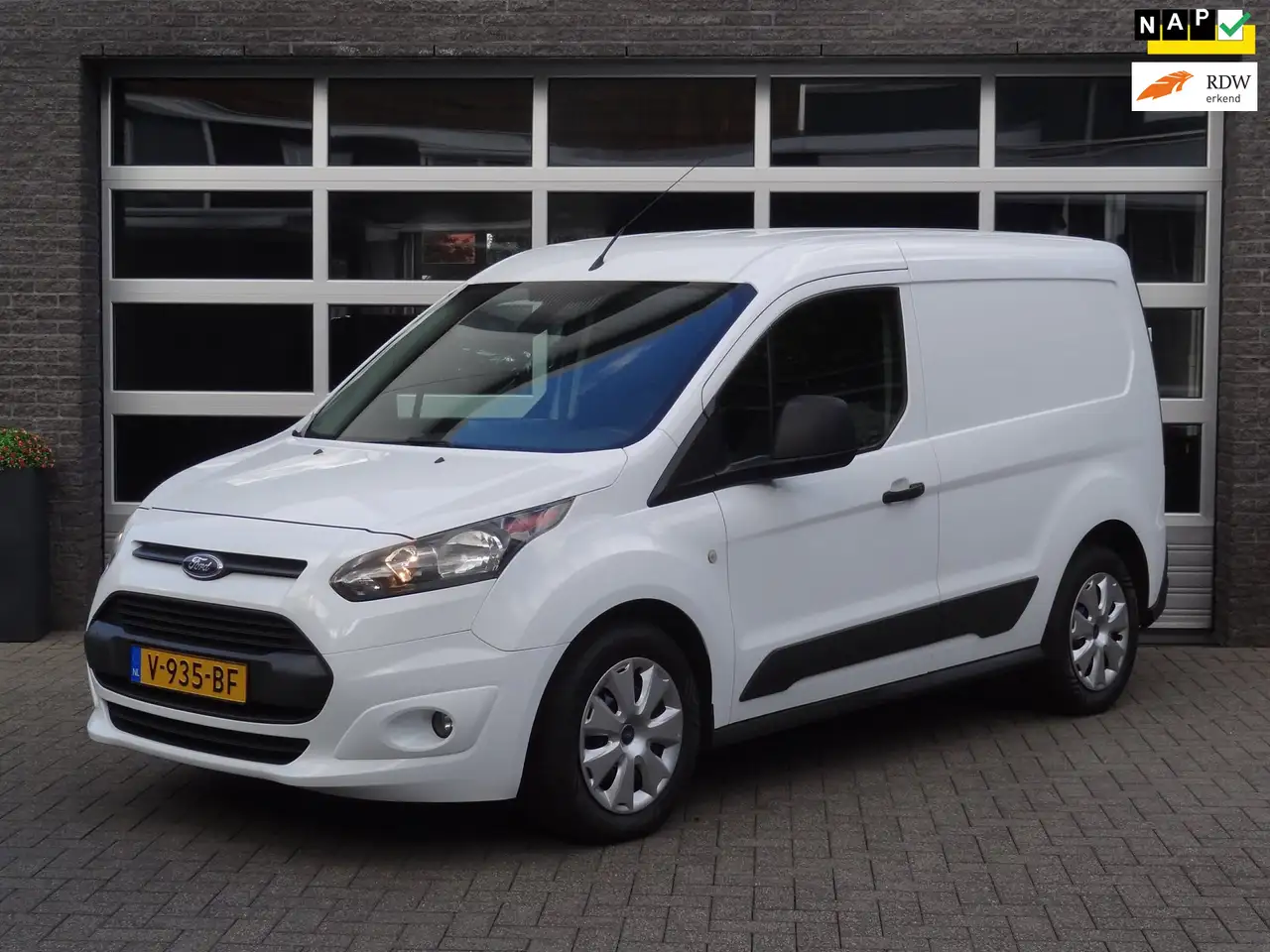 Ford Transit Connect 1.5 TDCI L1 Trend, 3 persoons uitvoering, Airco, t — photo 1 of 24