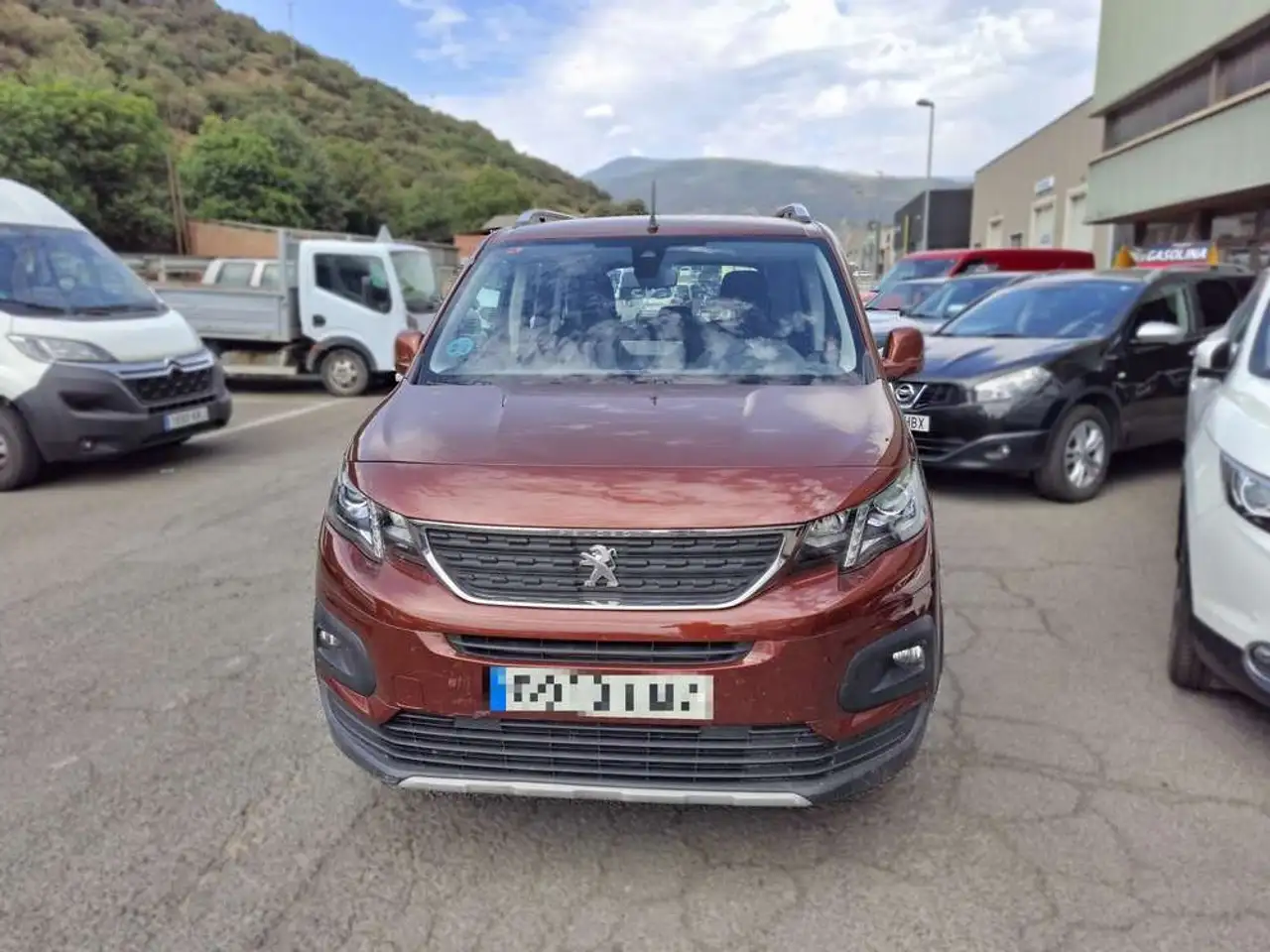 Peugeot Rifter 1.2 PureTech S&S Long Allure 110 — photo 1 of 14