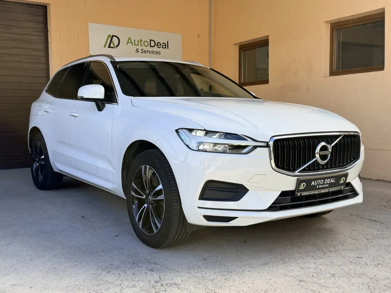 Volvo XC60 D4 MOMENTUM AUTOMATIQUE 190CV — photo 1 of 16