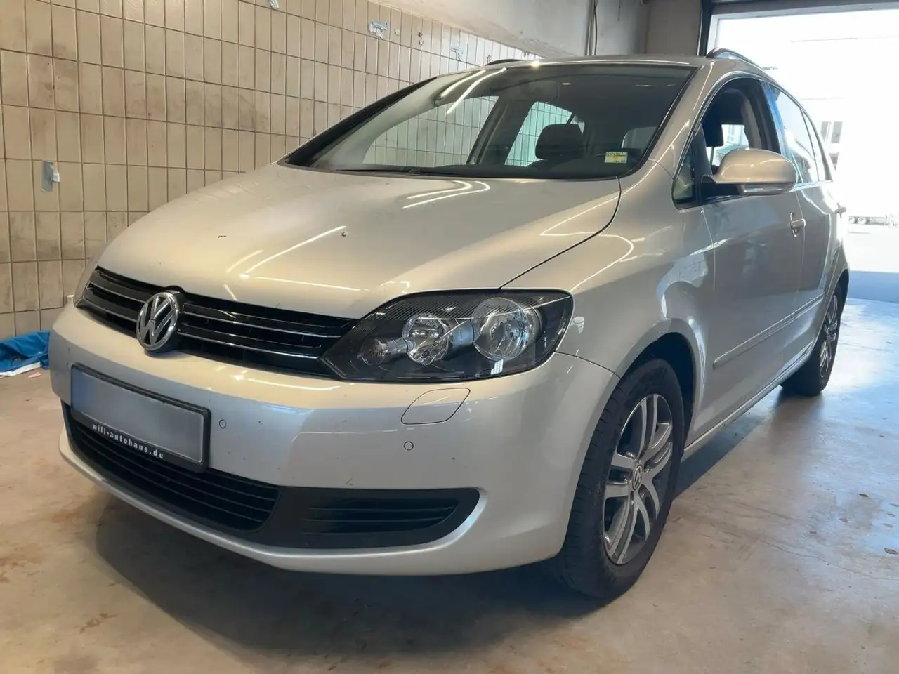 Volkswagen Golf VI 1.6 Comfortline*SHZ*PDC*TMP*Tüv Neu*EU5 — photo 1 of 11